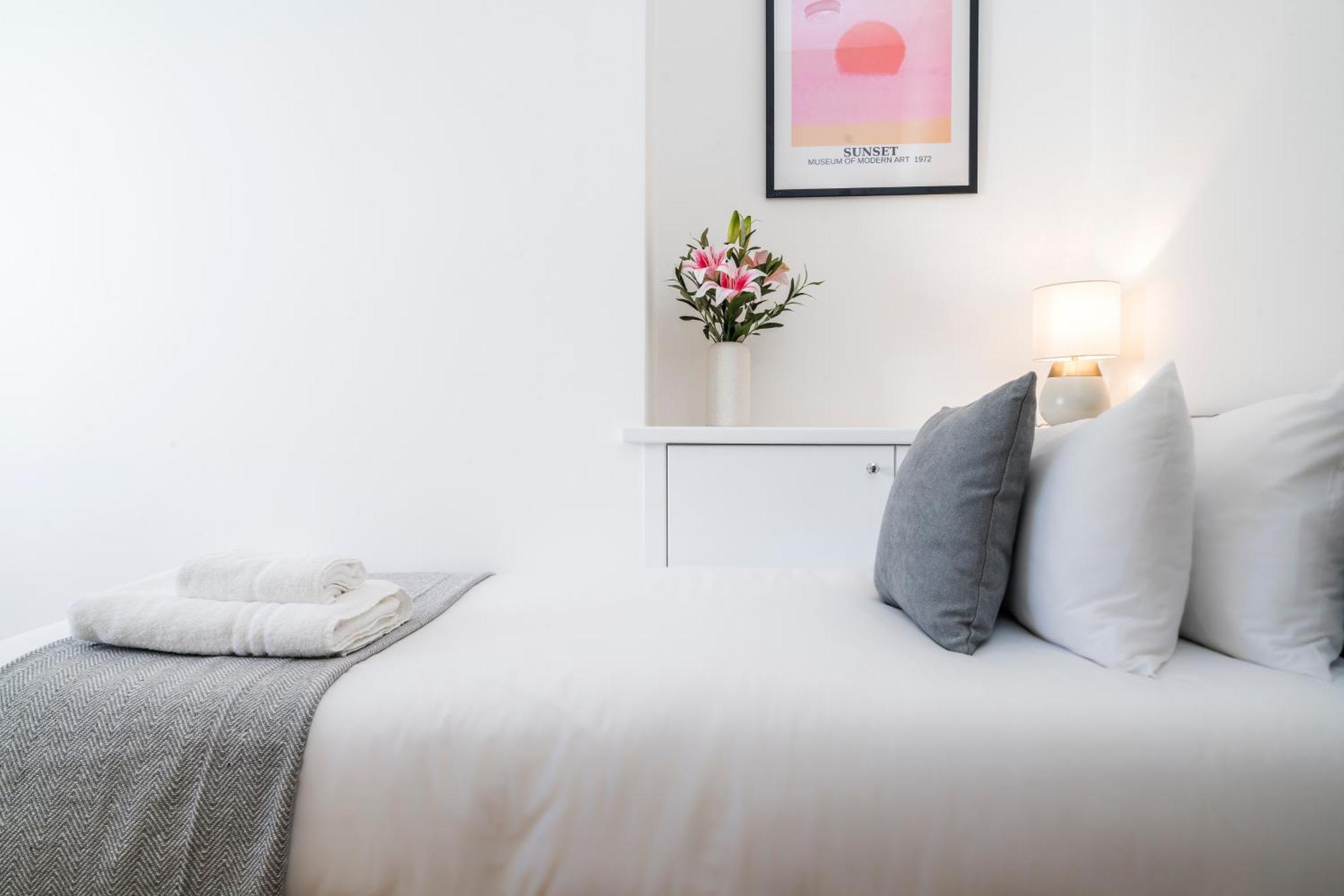 Cozy 2 Bedroom Apartment In Sutton Sutton  Eksteriør billede