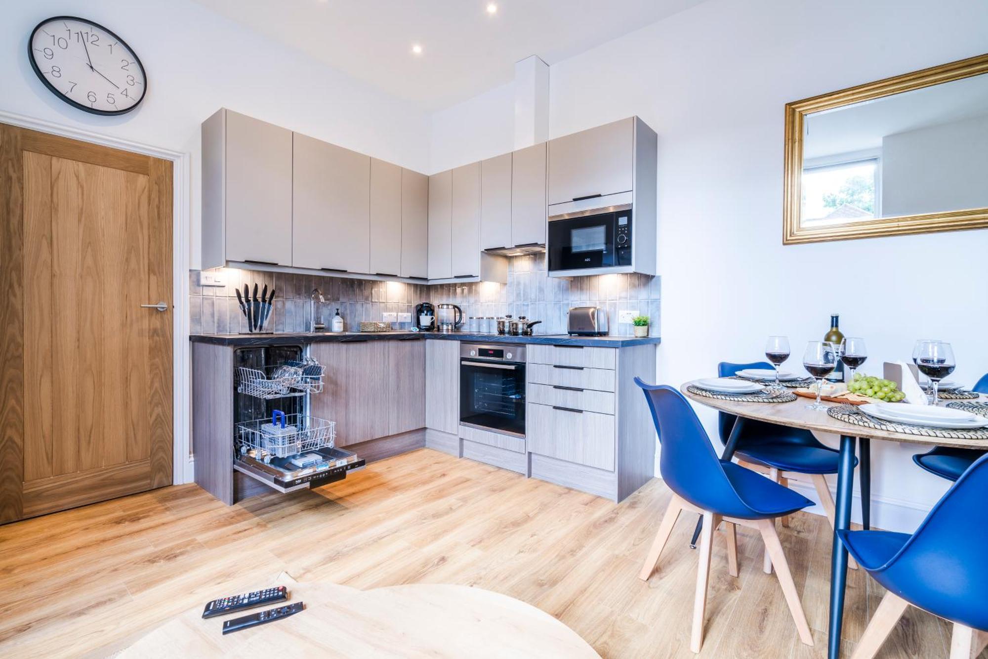 Cozy 2 Bedroom Apartment In Sutton Sutton  Eksteriør billede