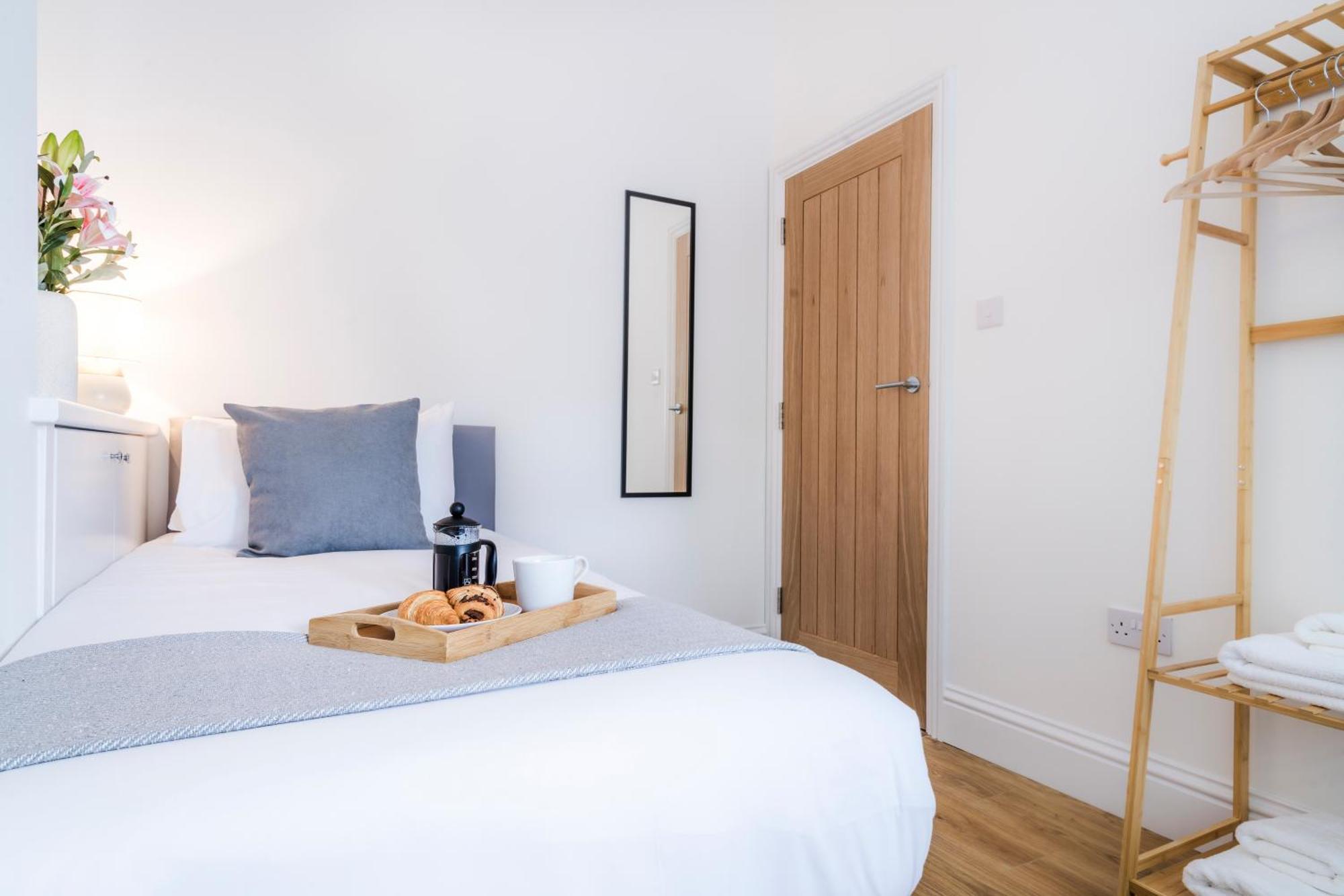 Cozy 2 Bedroom Apartment In Sutton Sutton  Eksteriør billede